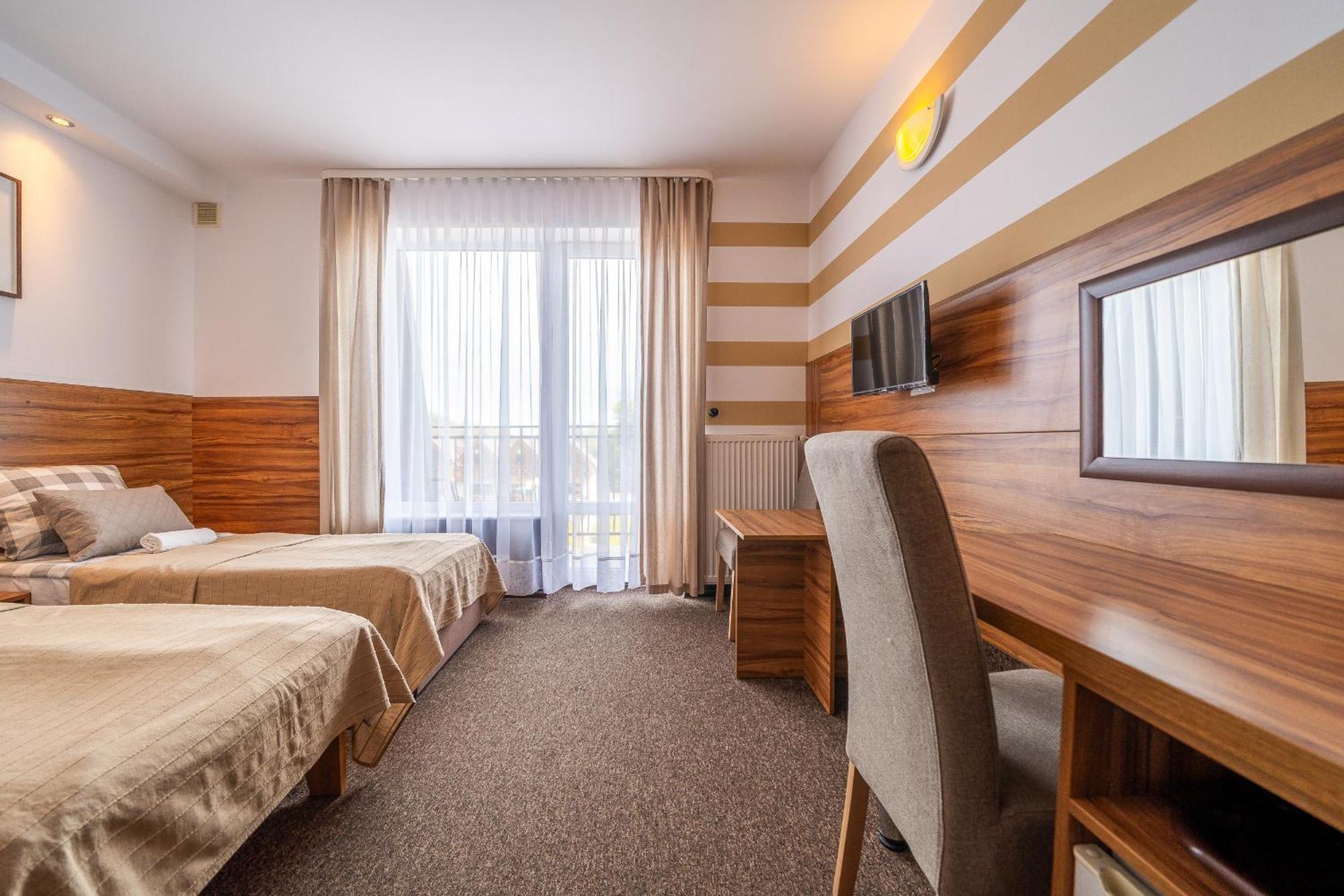 Max Apartamenty - Pokoje - Domki - Restauracja - Basen Mielno  Buitenkant foto